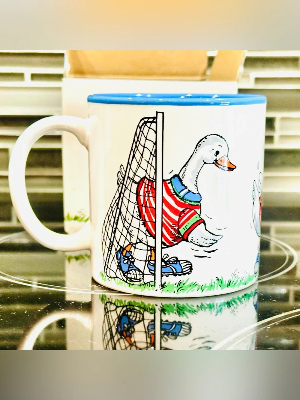 VTG Ceramic Goose/Duck Soccer Player 12oz Coffee Mug original Box Japan